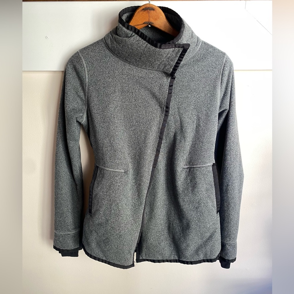 Lululemon Ivivva Big Business Wrap Jacket Girls 12